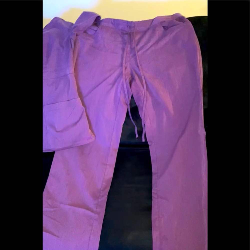 Greys Anatomy Scrub Bundle * see all pics* size M